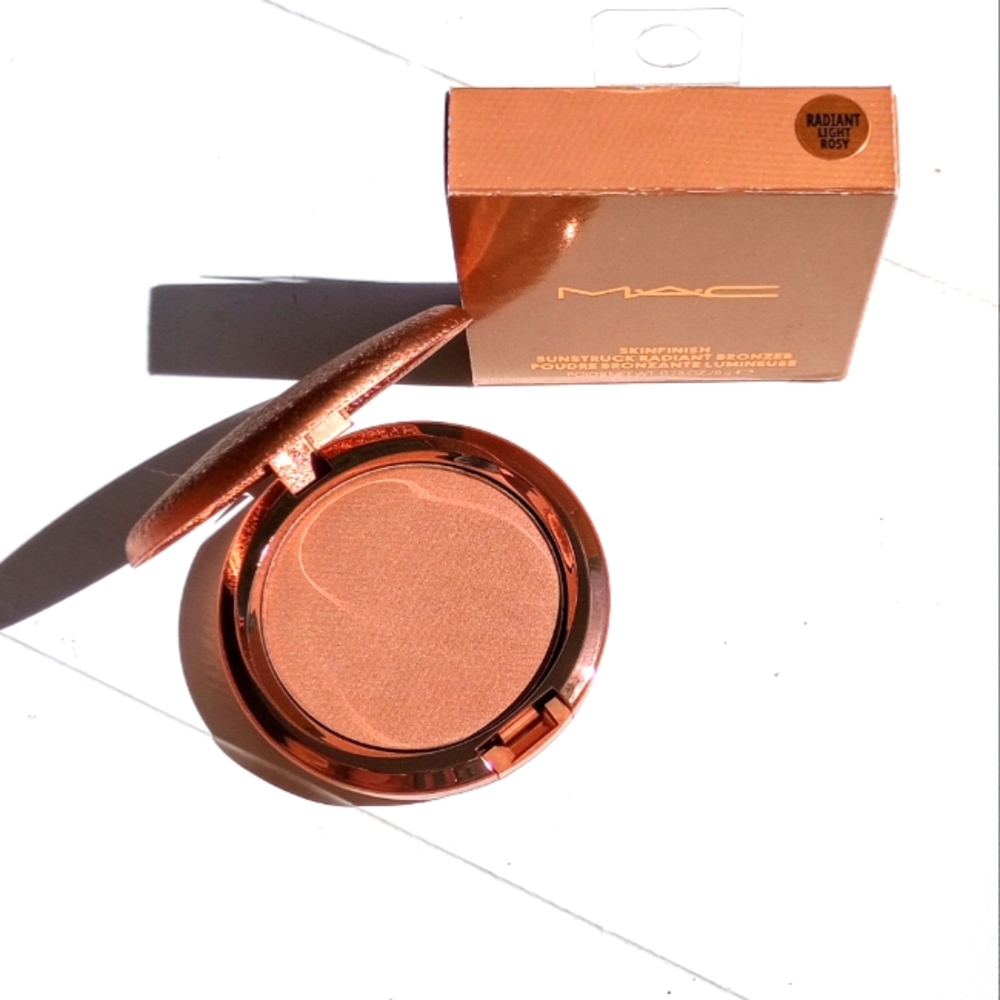 MAC BRONZING POWDER IN LIGHT ROSY NEW SUNSTRUCK RADIANT SKINFINISH SKIN FINISH - Picture 2 of 3